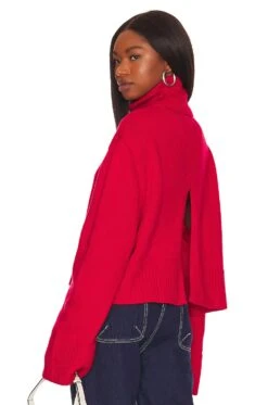 Leal Back Slit Turtleneck Red